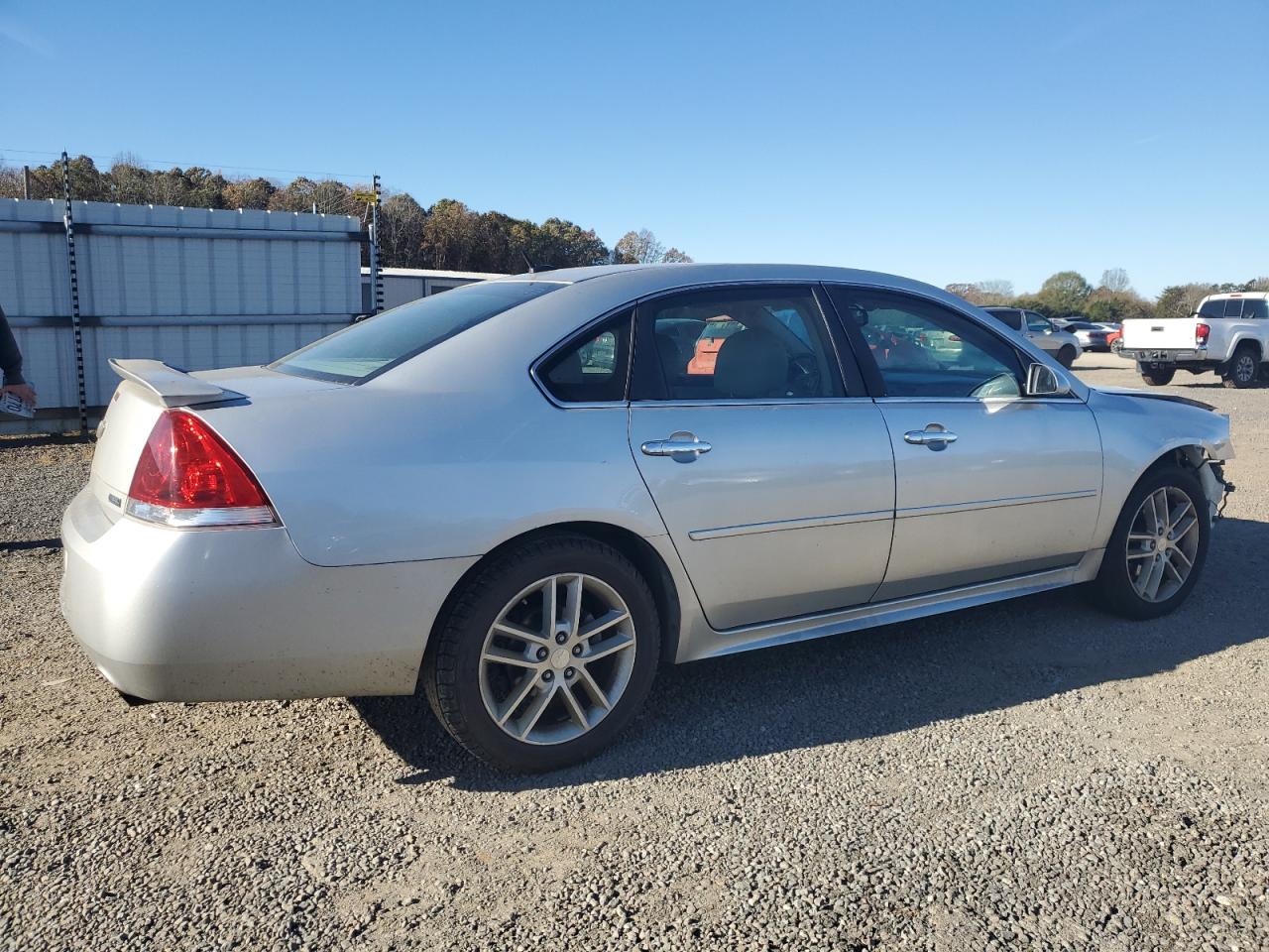 VIN 2G1WC5E32D1141639 2013 CHEVROLET IMPALA no.3