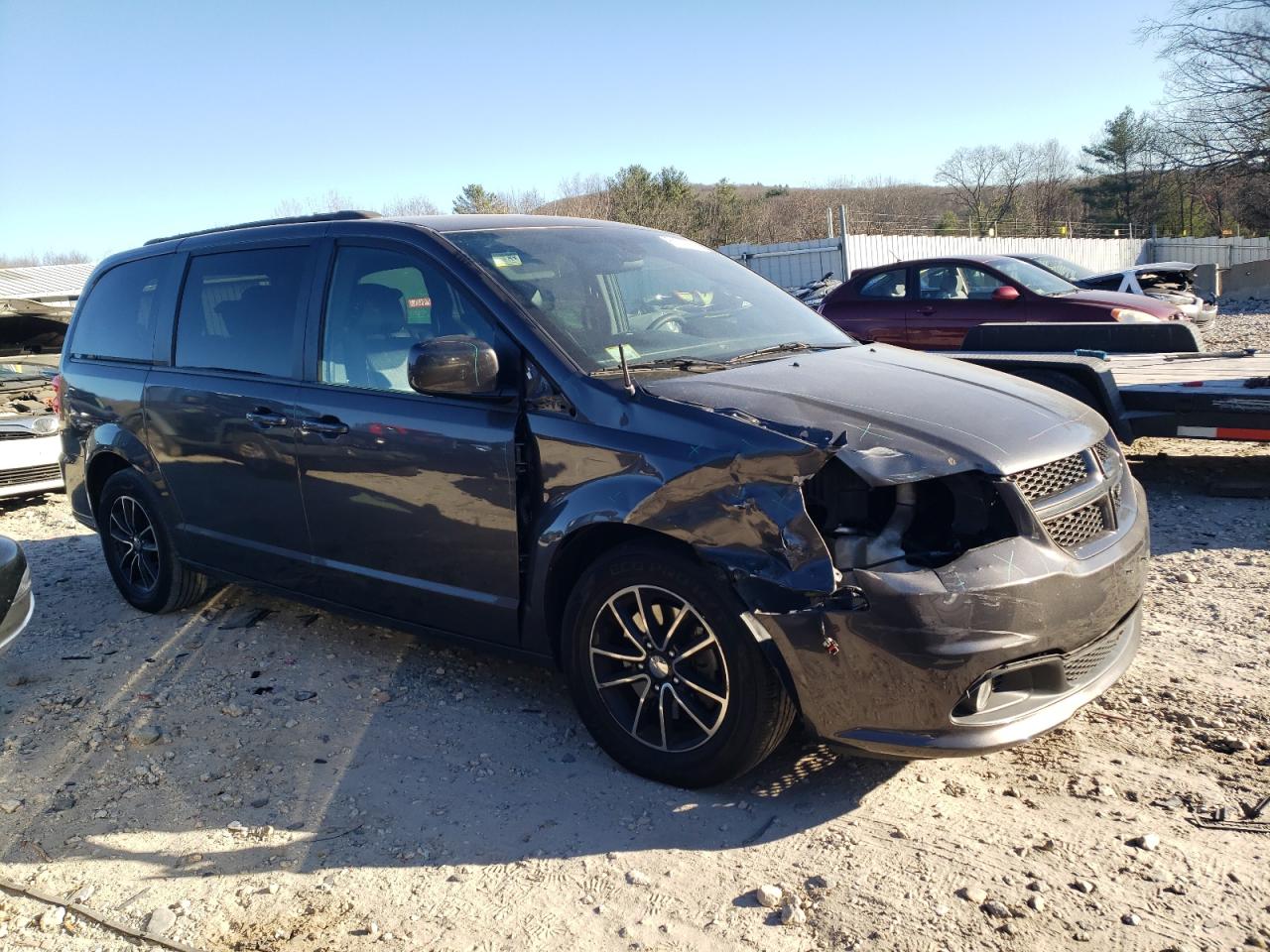 2019 Dodge Caravan - Image 4