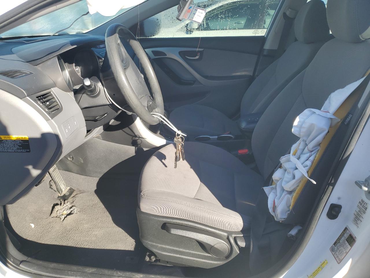 2014 Hyundai Elantra - Image 7