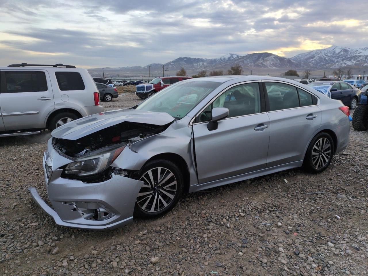 VIN 4S3BNAD61J3024080 2018 SUBARU LEGACY no.1