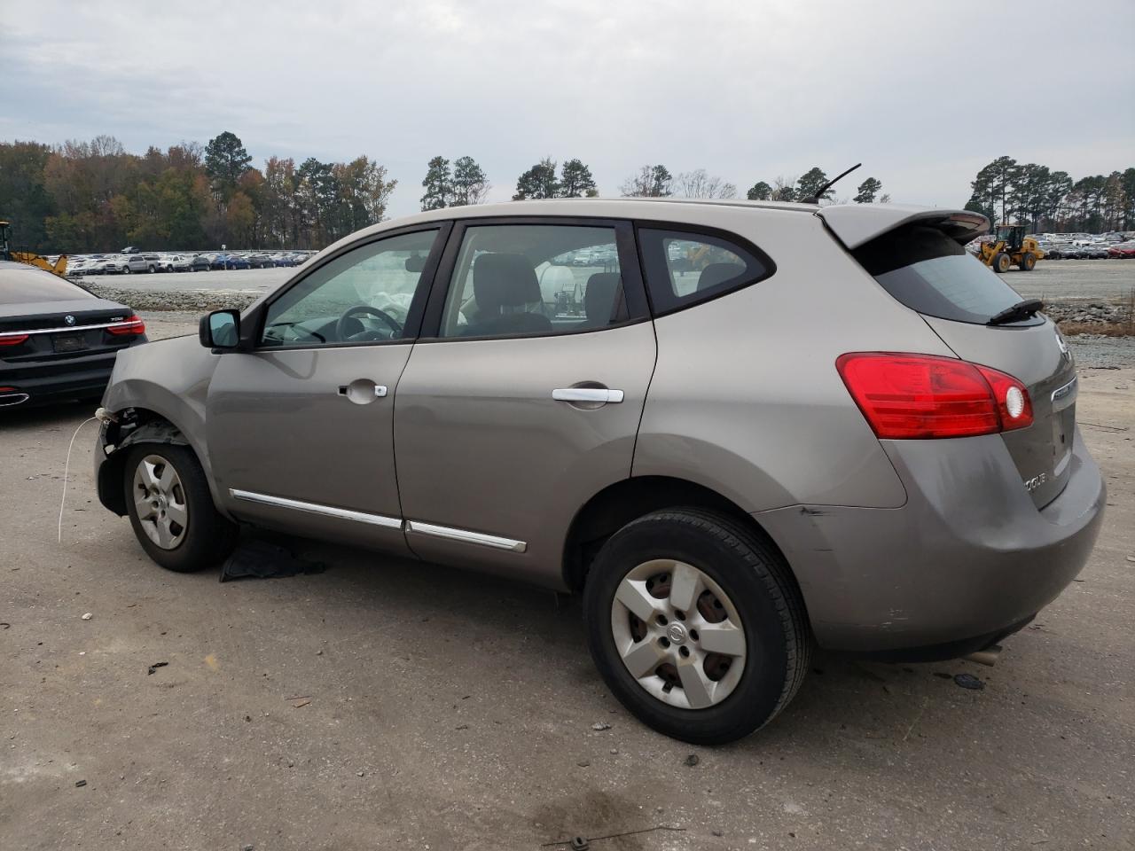 2013 Nissan Rogue - Image 2