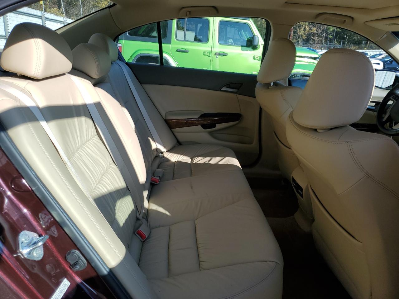 2010 Honda Accord - Image 10