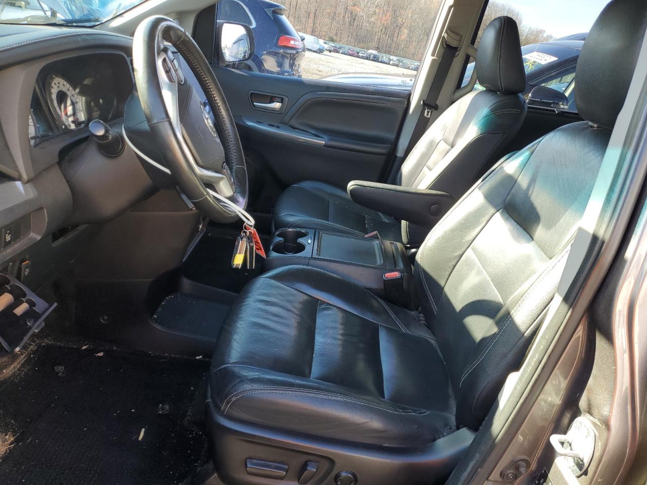 2015 Toyota Sienna - Image 7