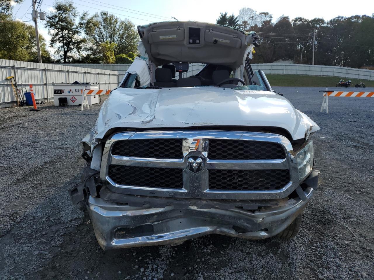 2016 RAM 1500 - Image 5