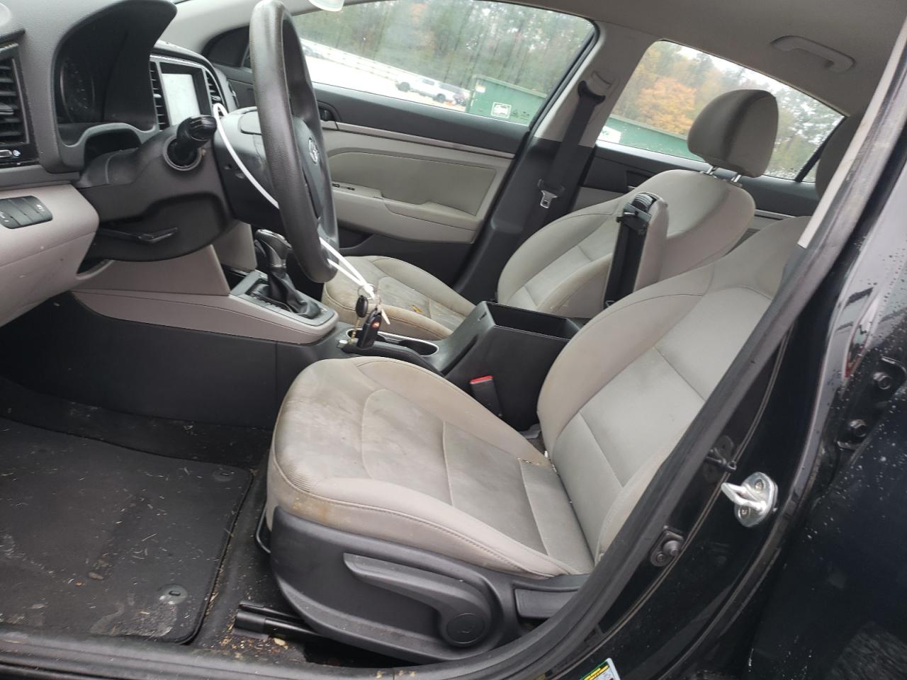2017 Hyundai Elantra - Image 7