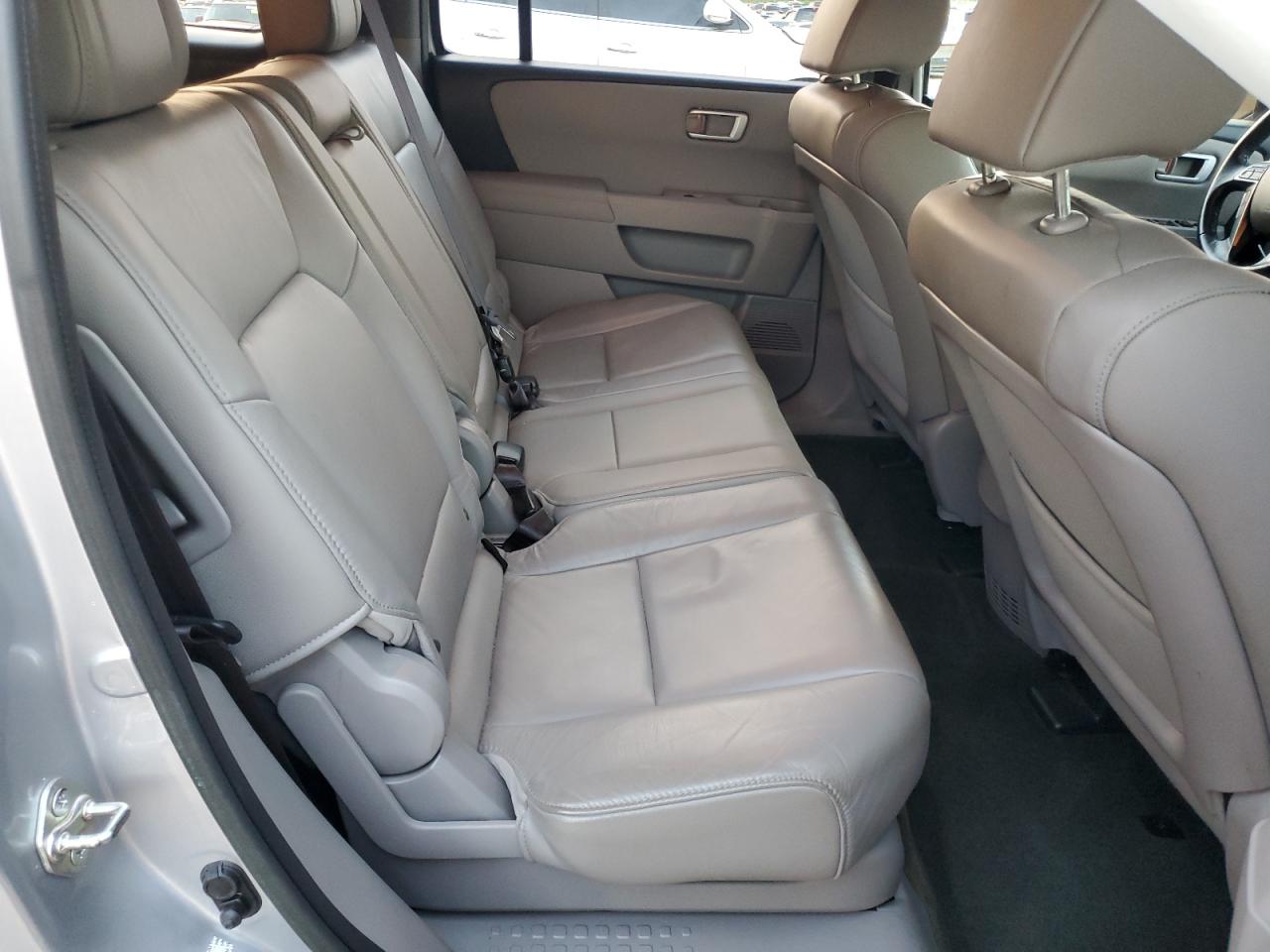 2015 Honda Pilot - Image 11
