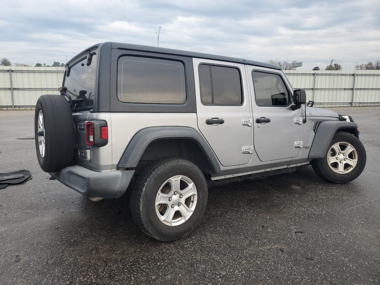 2018 Jeep Wrangler - Image 3