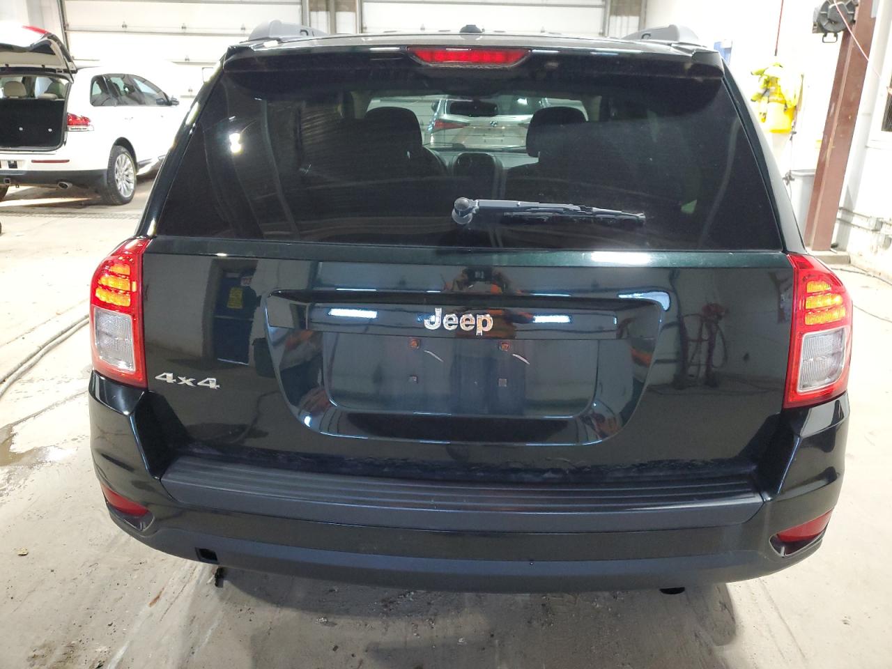 2013 Jeep Compass Sport VIN: 1C4NJDBB0DD207690 Lot: 79681864