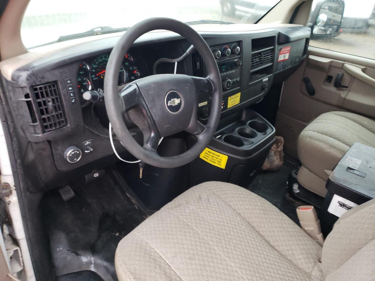 2009 Chevrolet Express - Image 8