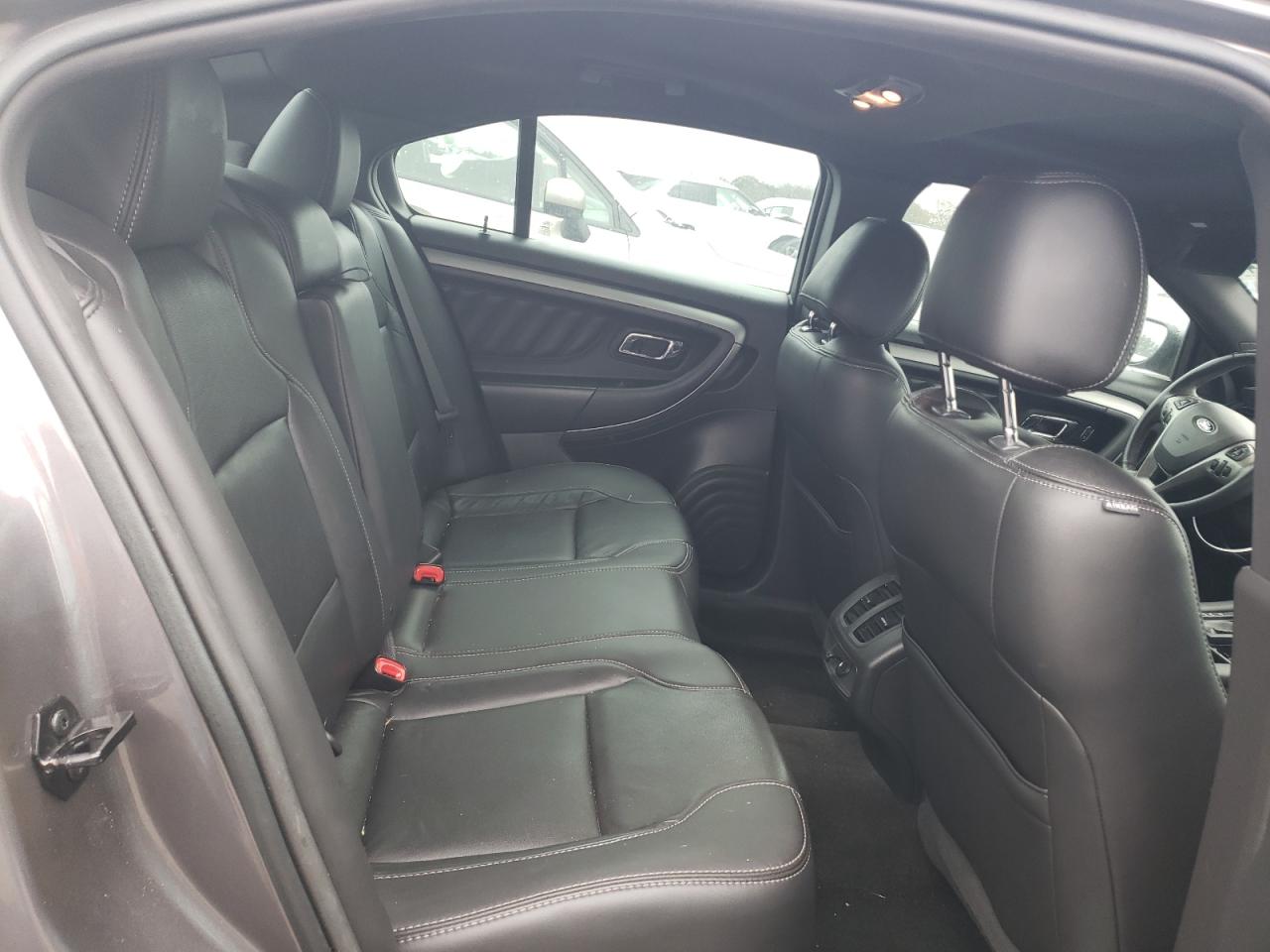 2014 Ford Taurus - Image 10