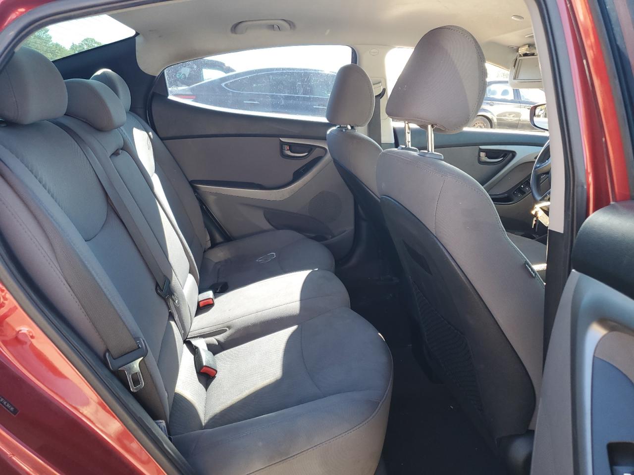 2015 Hyundai Elantra - Image 10