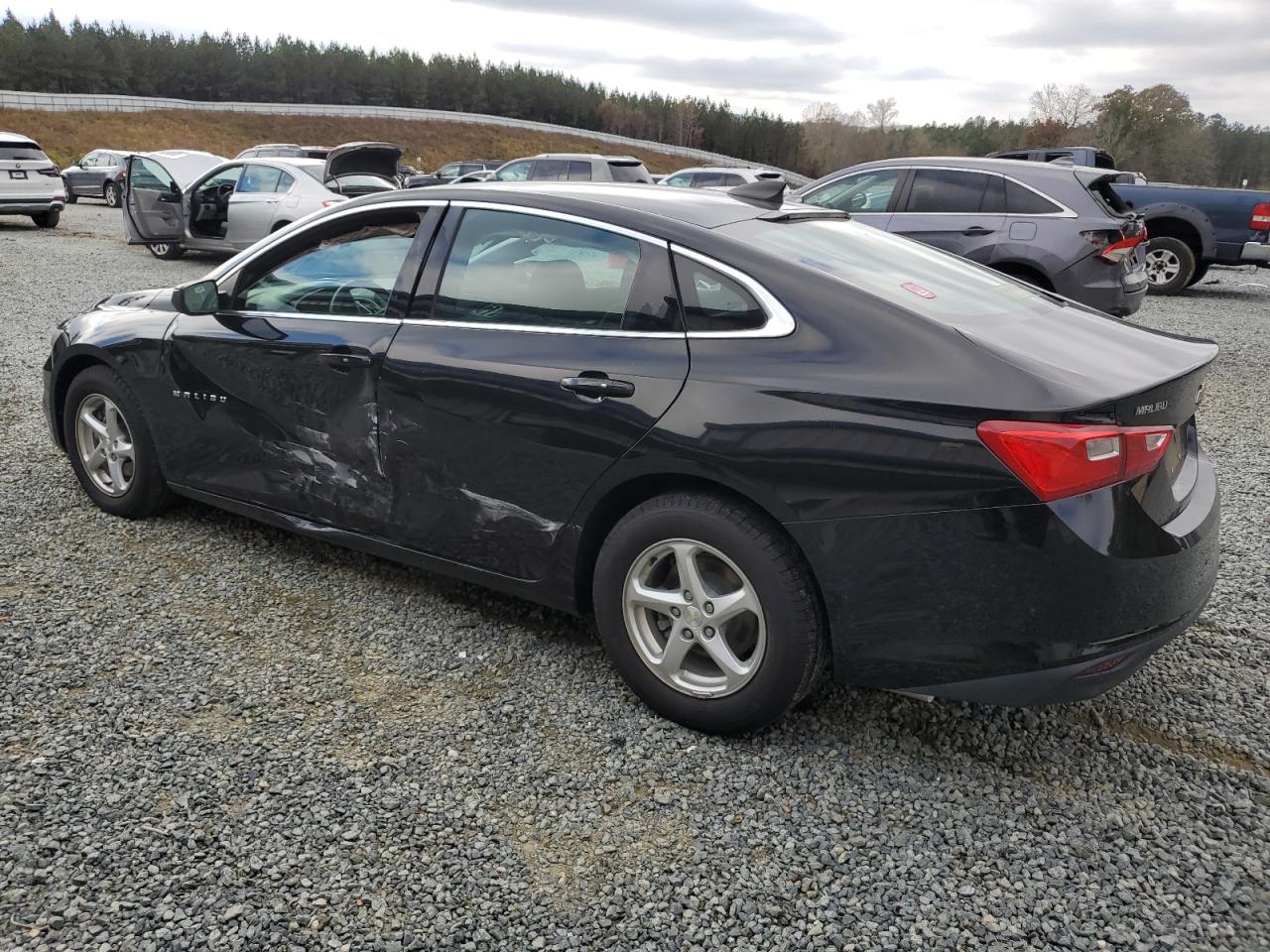 2018 Chevrolet Malibu - Image 2