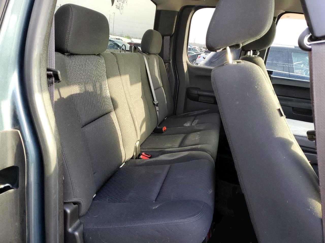 2013 Chevrolet Silverado - Image 10