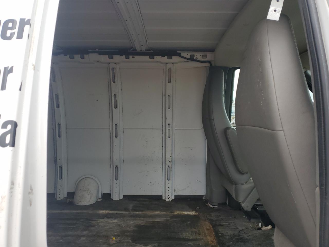 2014 Chevrolet Express - Image 11