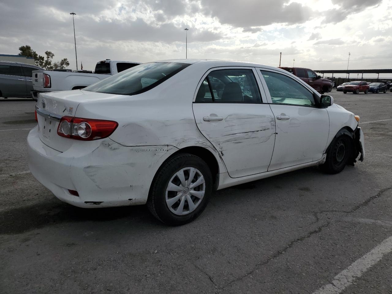 VIN 5YFBU4EE6DP213328 2013 TOYOTA COROLLA no.3