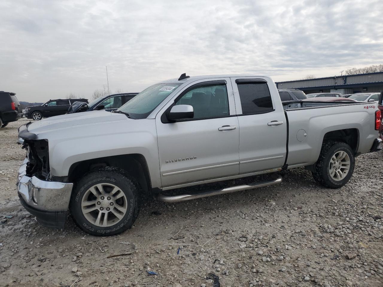 2017 Chevrolet Silverado K1500 Lt for Sale in Wayland, MI - Front End