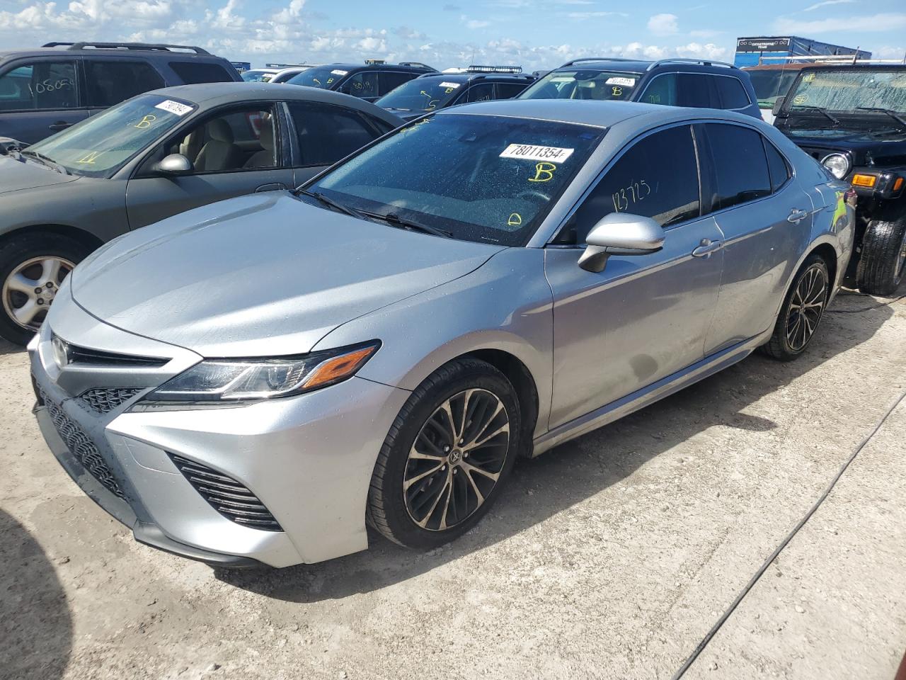 VIN JTNB11HK4J3031765 2018 TOYOTA CAMRY no.1