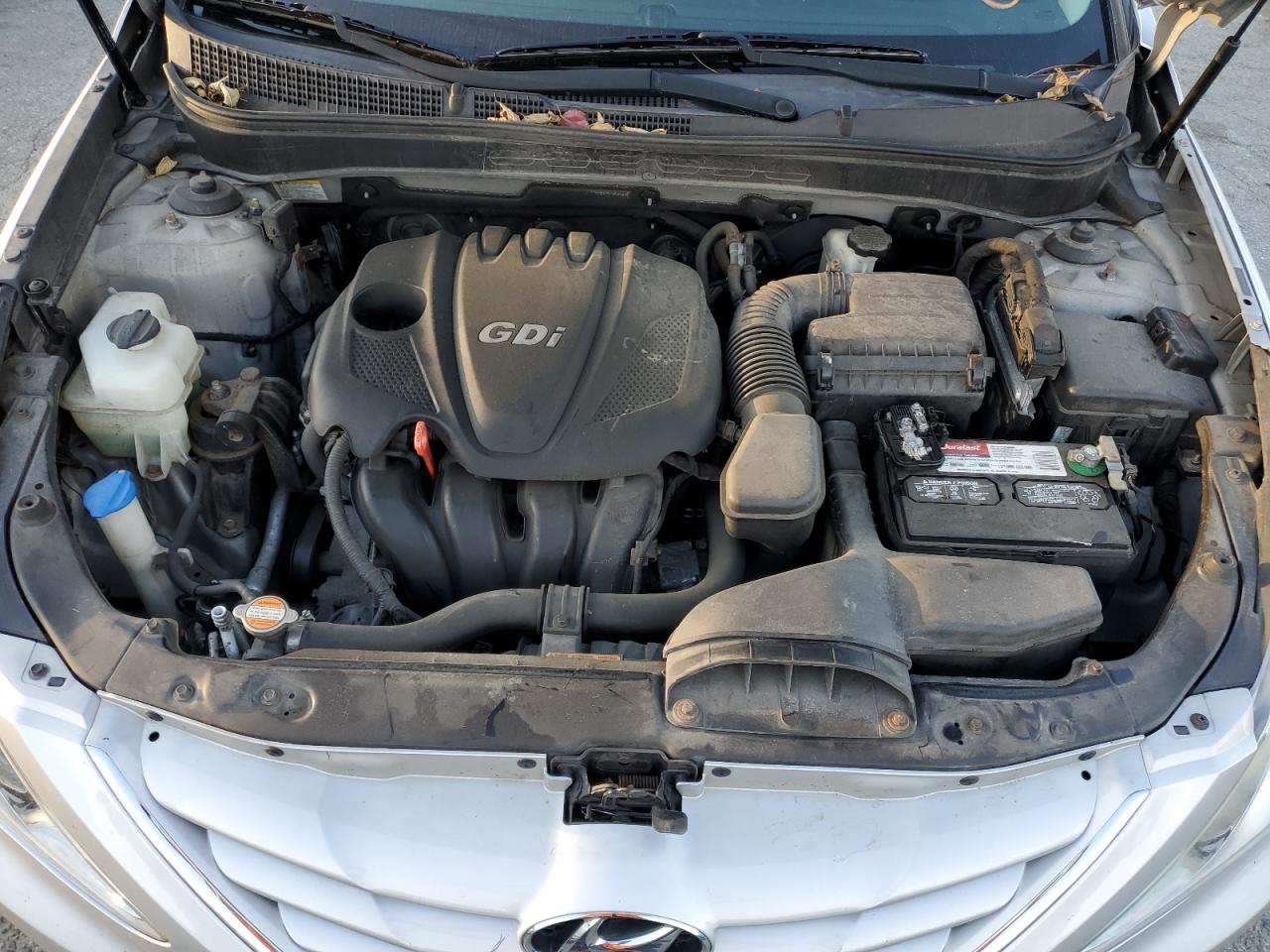 2012 Hyundai Sonata - Image 11