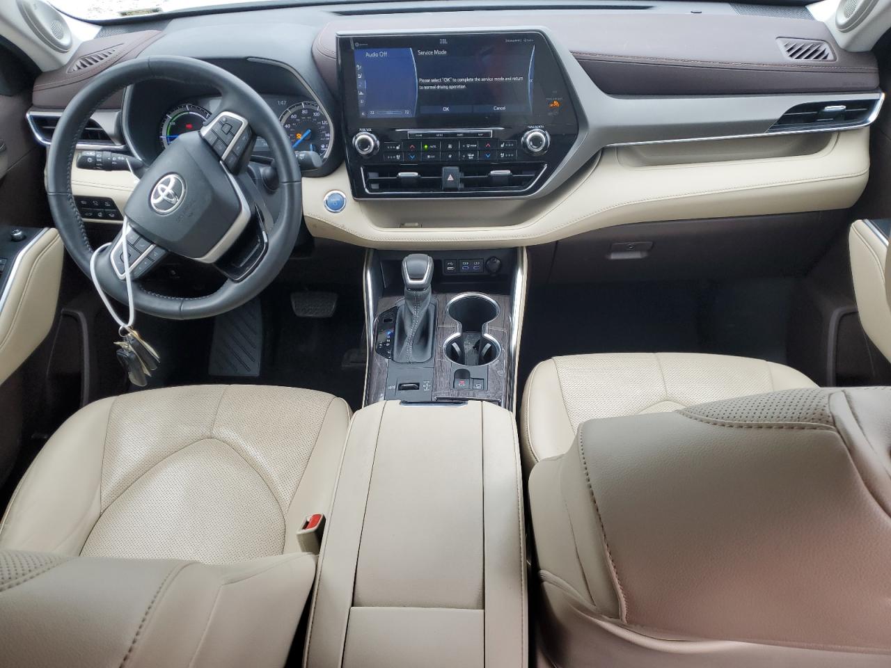 2022 Toyota Highlander - Image 8