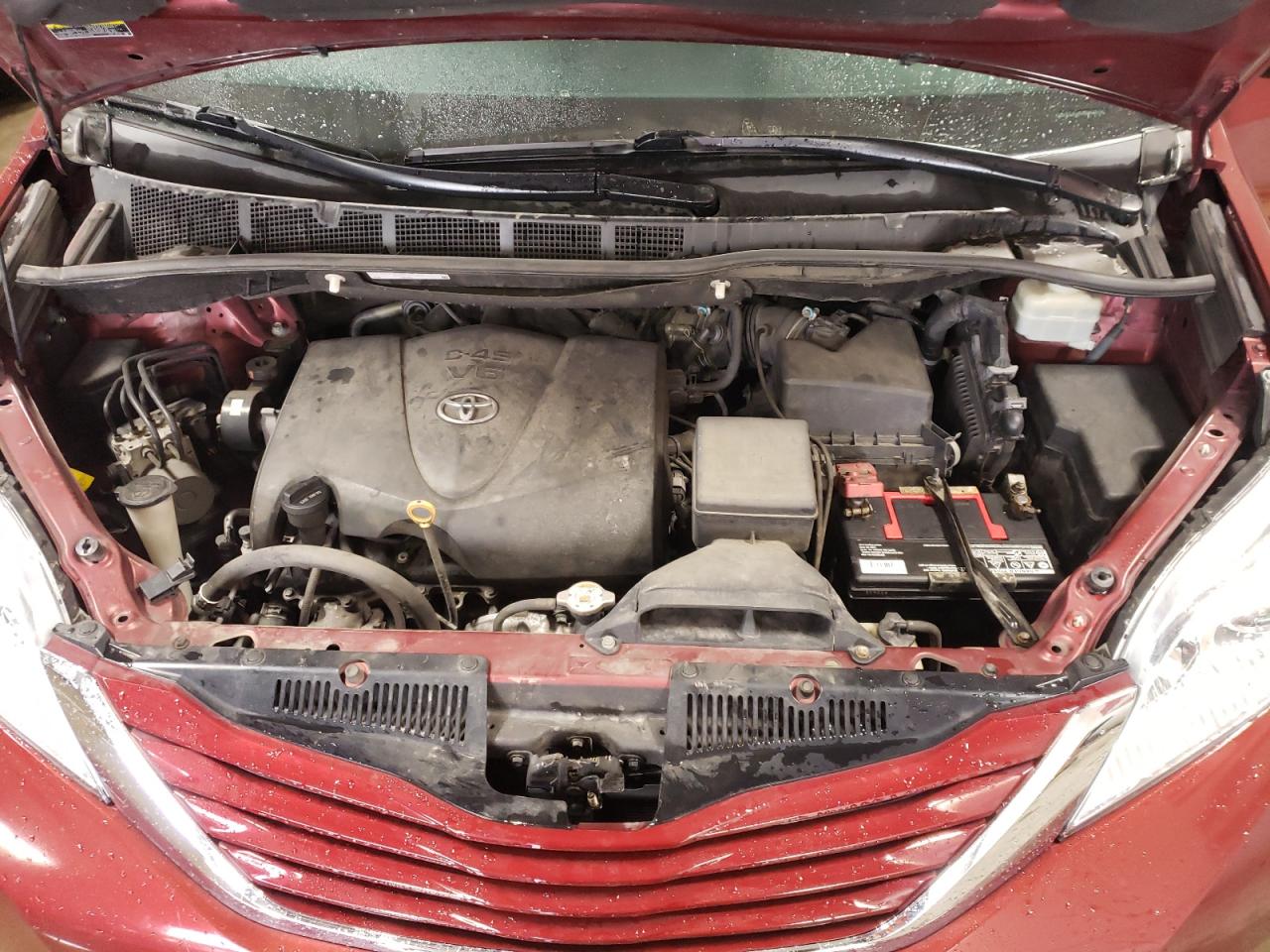 2017 Toyota Sienna - Image 12