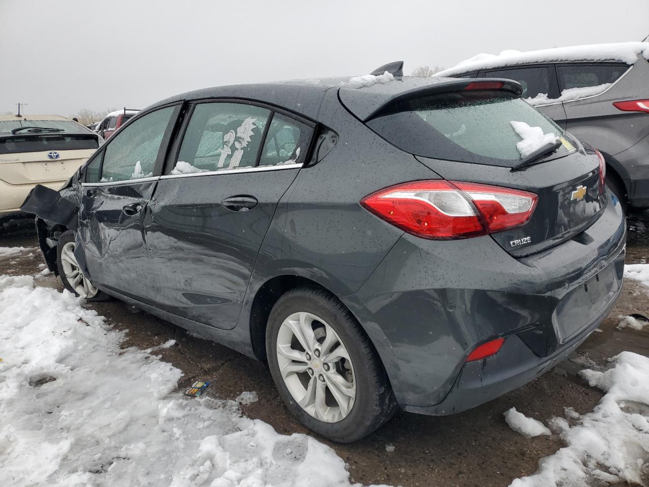 2019 Chevrolet Cruze - Image 2