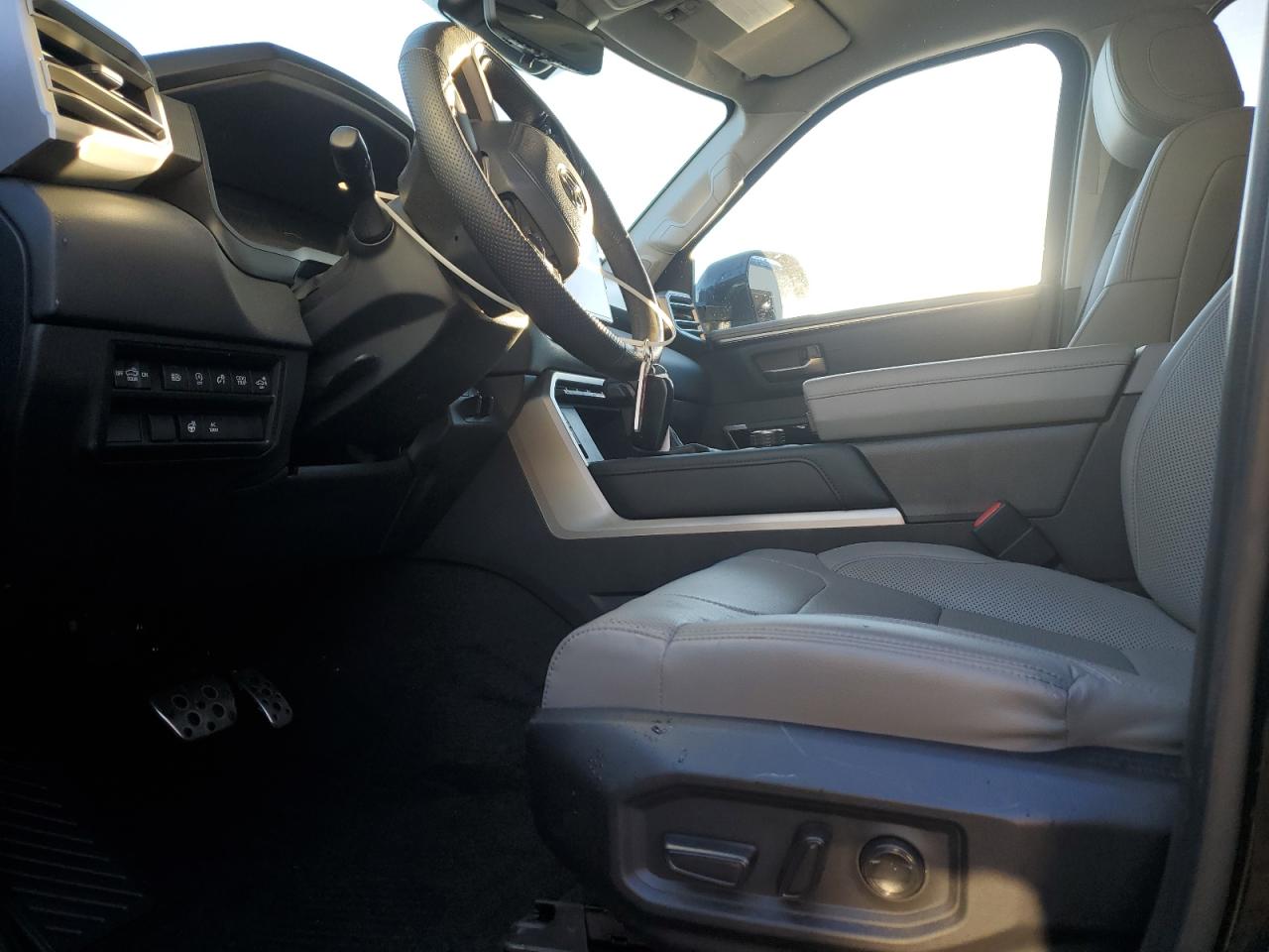 2022 Toyota Tundra - Image 7