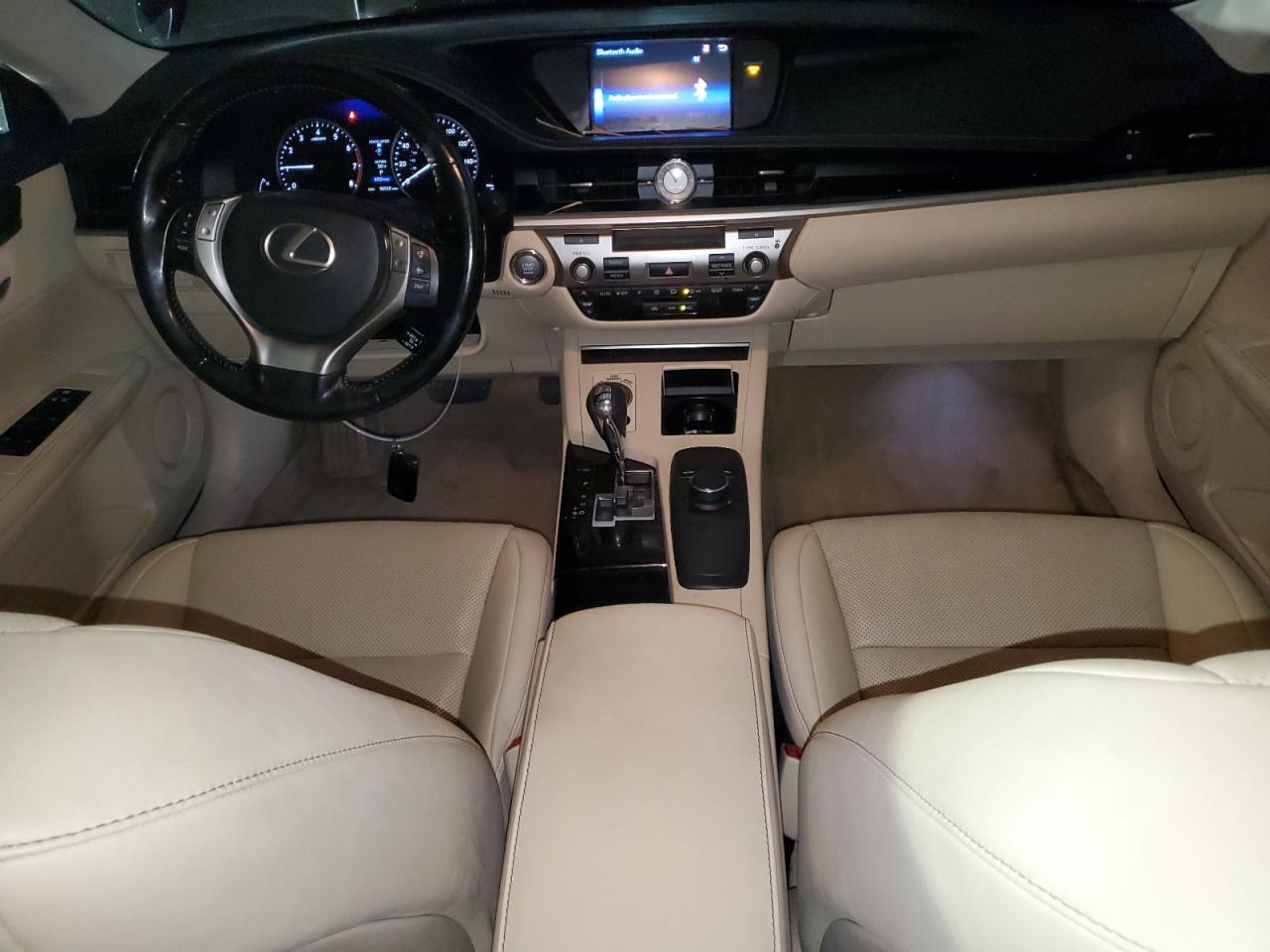 2015 Lexus ES - Image 8