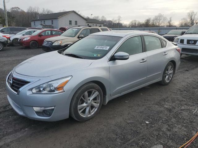 Sedans NISSAN ALTIMA 2015 Srebrny