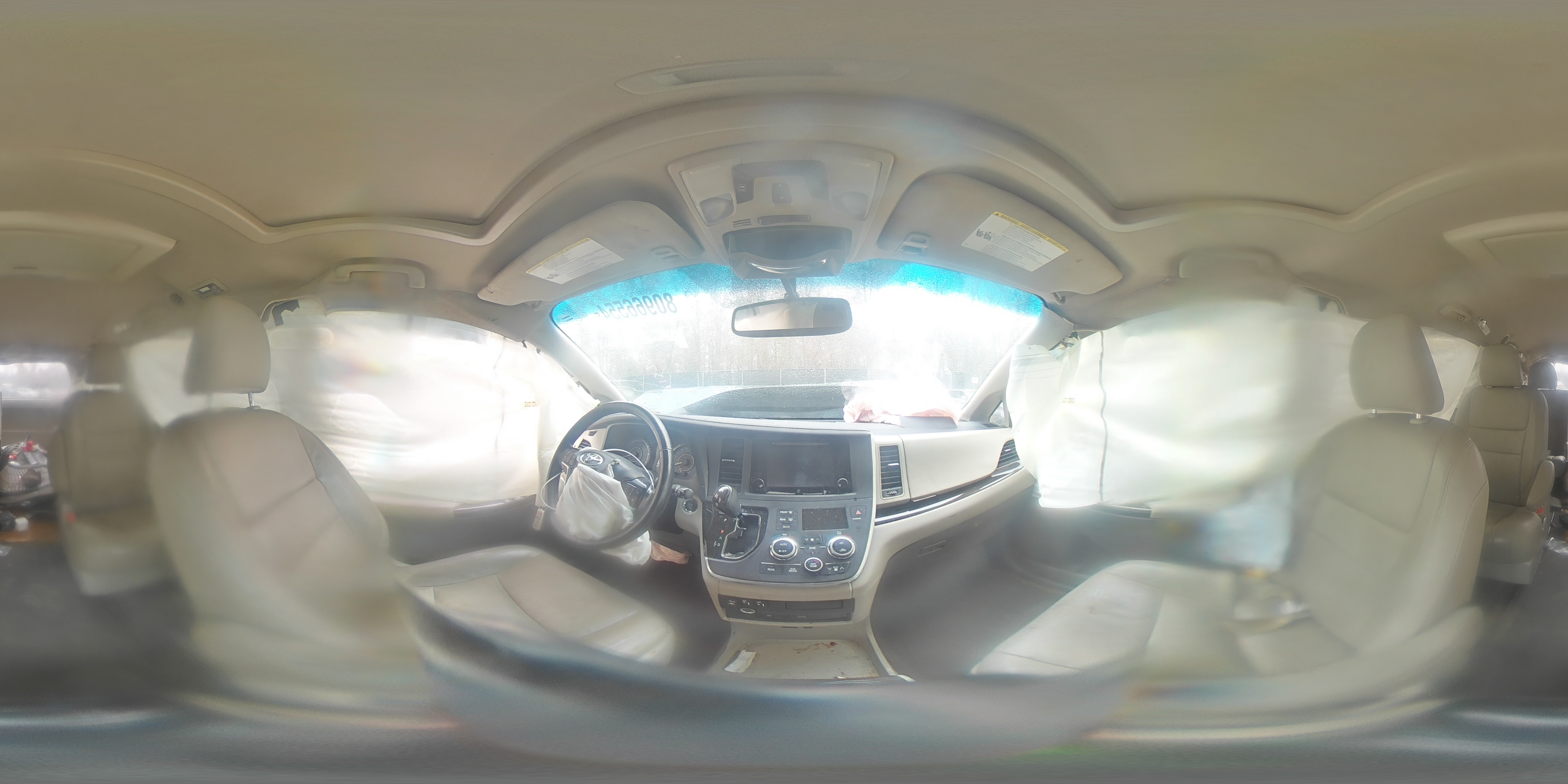 2015 Toyota Sienna - Image 14