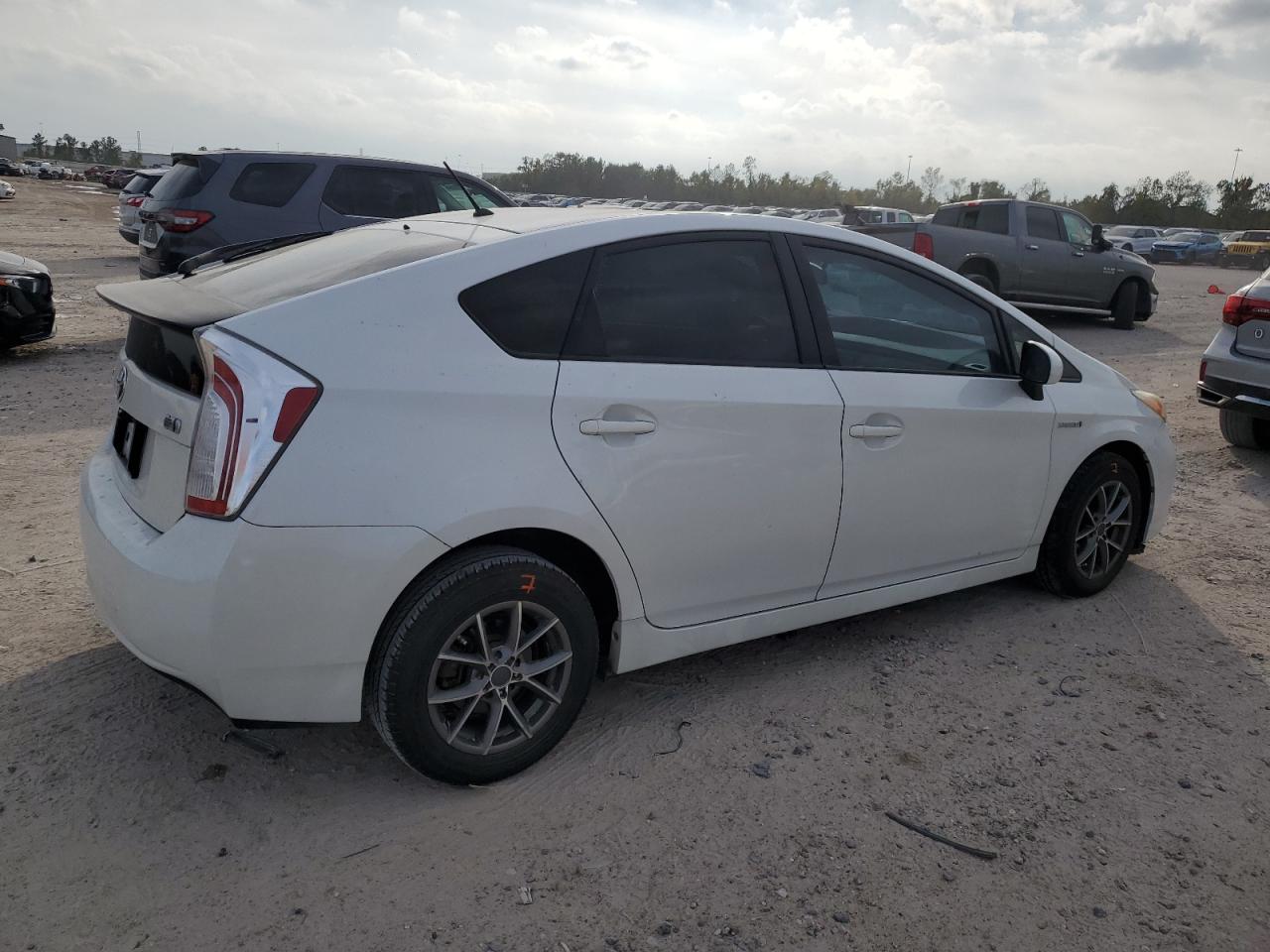 VIN JTDKN3DU3D5676573 2013 TOYOTA PRIUS no.3