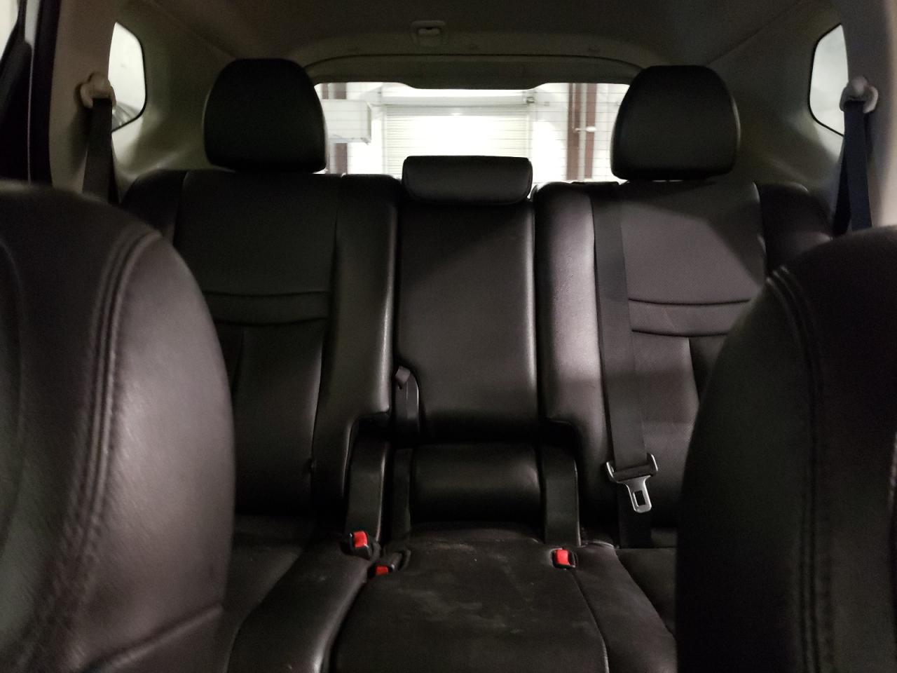 2016 Nissan Rogue - Image 10