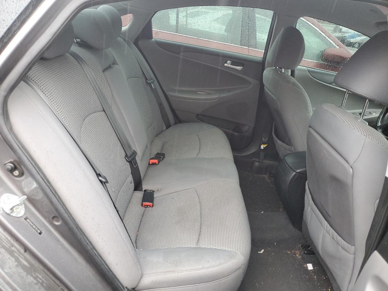 2011 Hyundai Sonata - Image 10