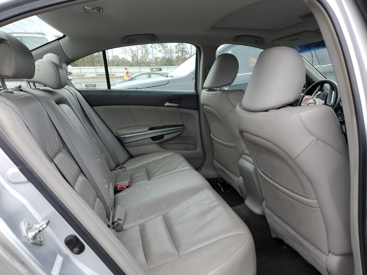 2009 Honda Accord - Image 10