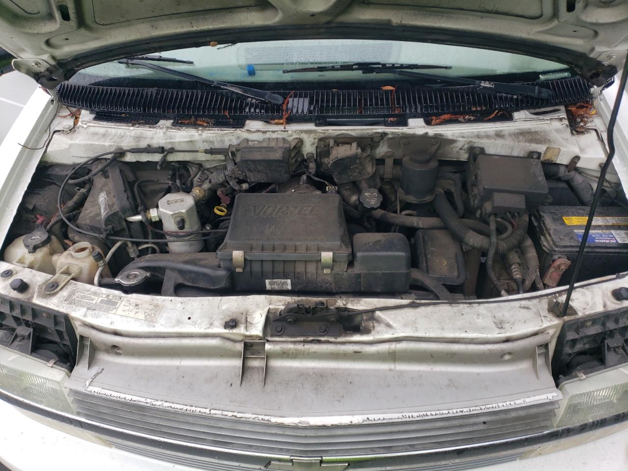 2003 Chevrolet Astro - Image 12