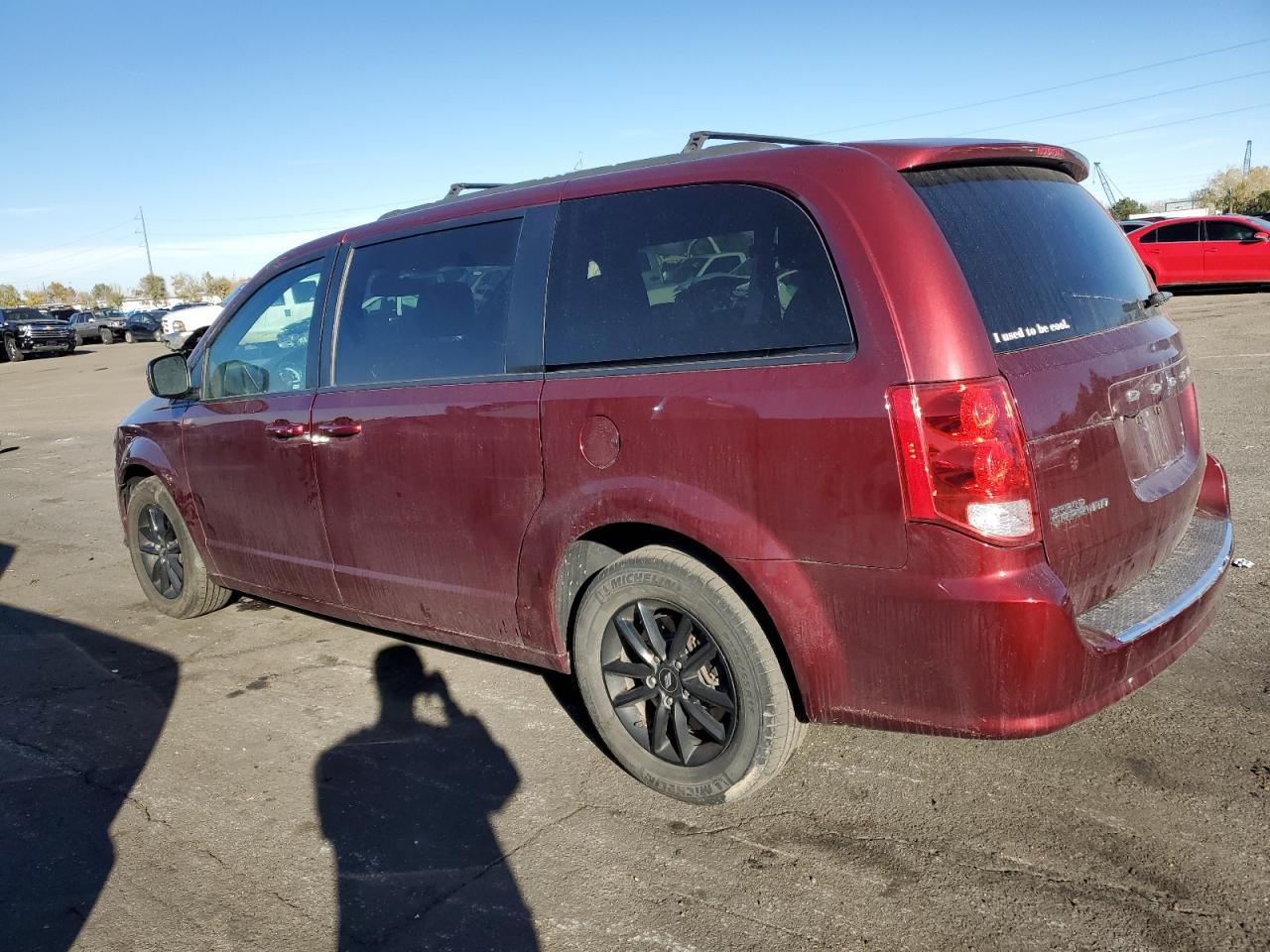 2019 Dodge Caravan - Image 2