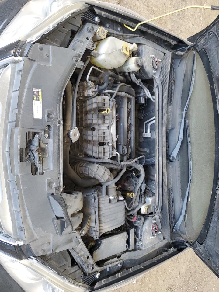 2014 Chrysler 200 - Image 11