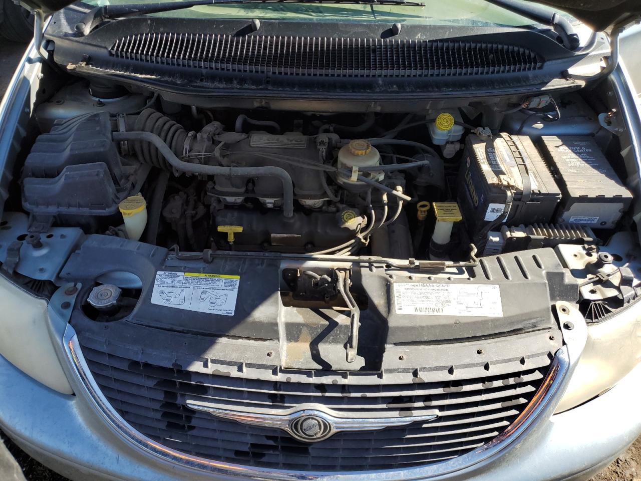 2003 Chrysler Town & Country - Image 13