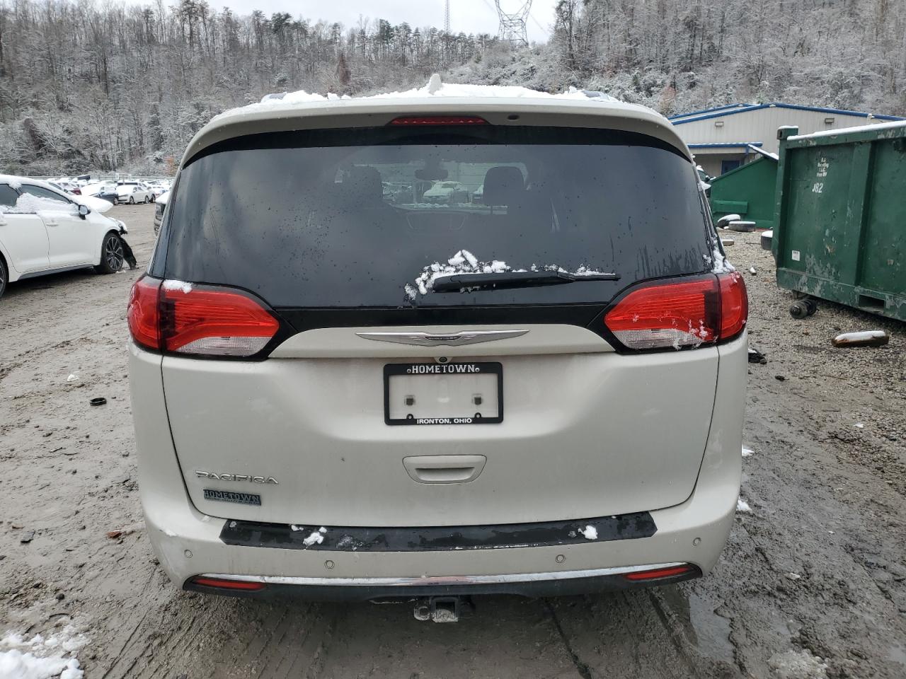 2017 Chrysler Pacifica - Image 6