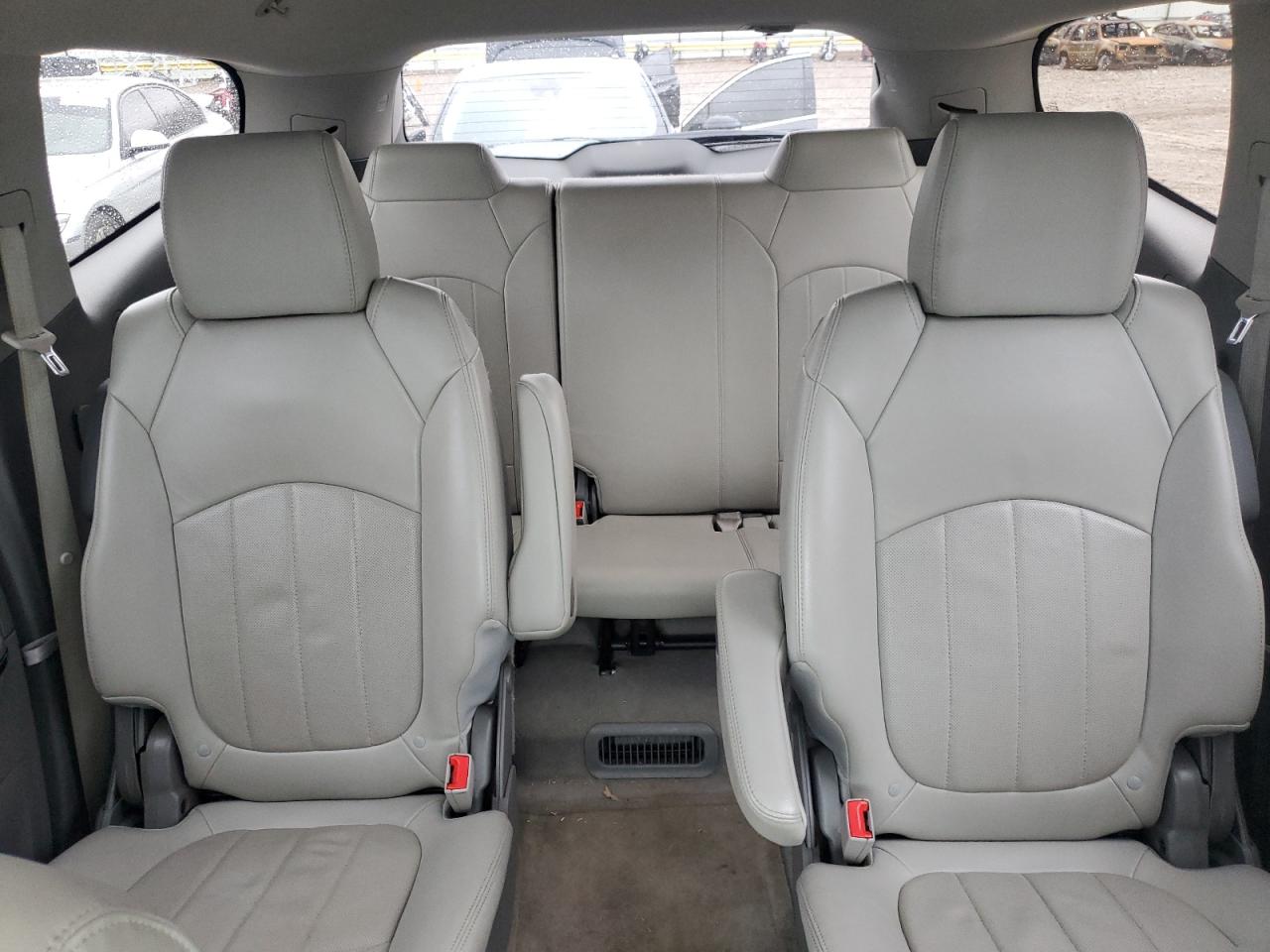 2016 Chevrolet Traverse - Image 10