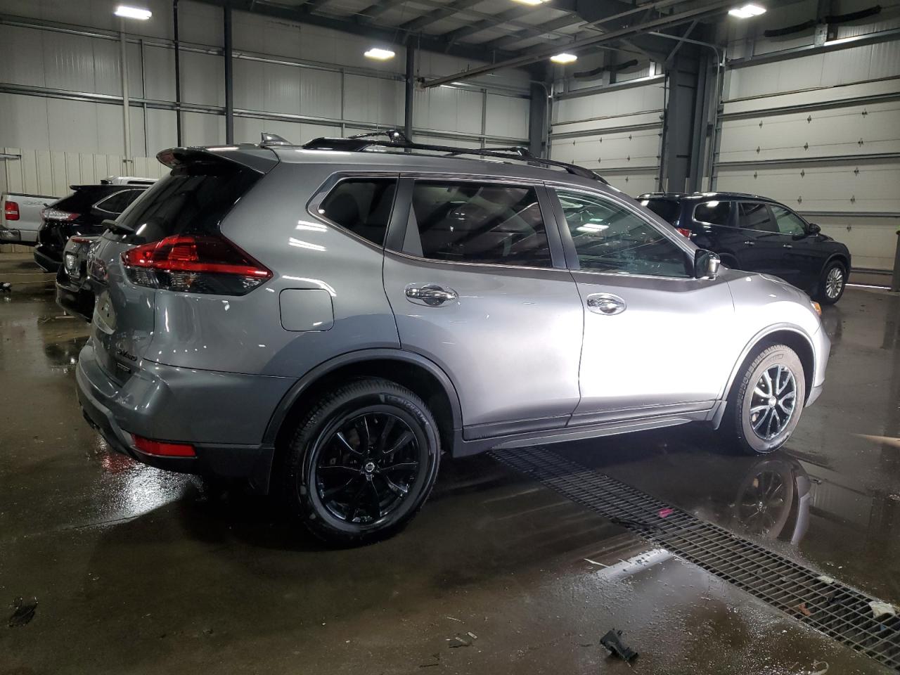 2018 Nissan Rogue - Image 3