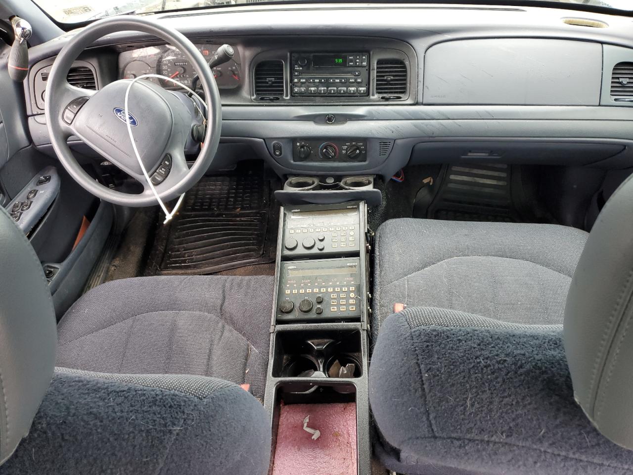 2001 Ford Crown Victoria - Image 8