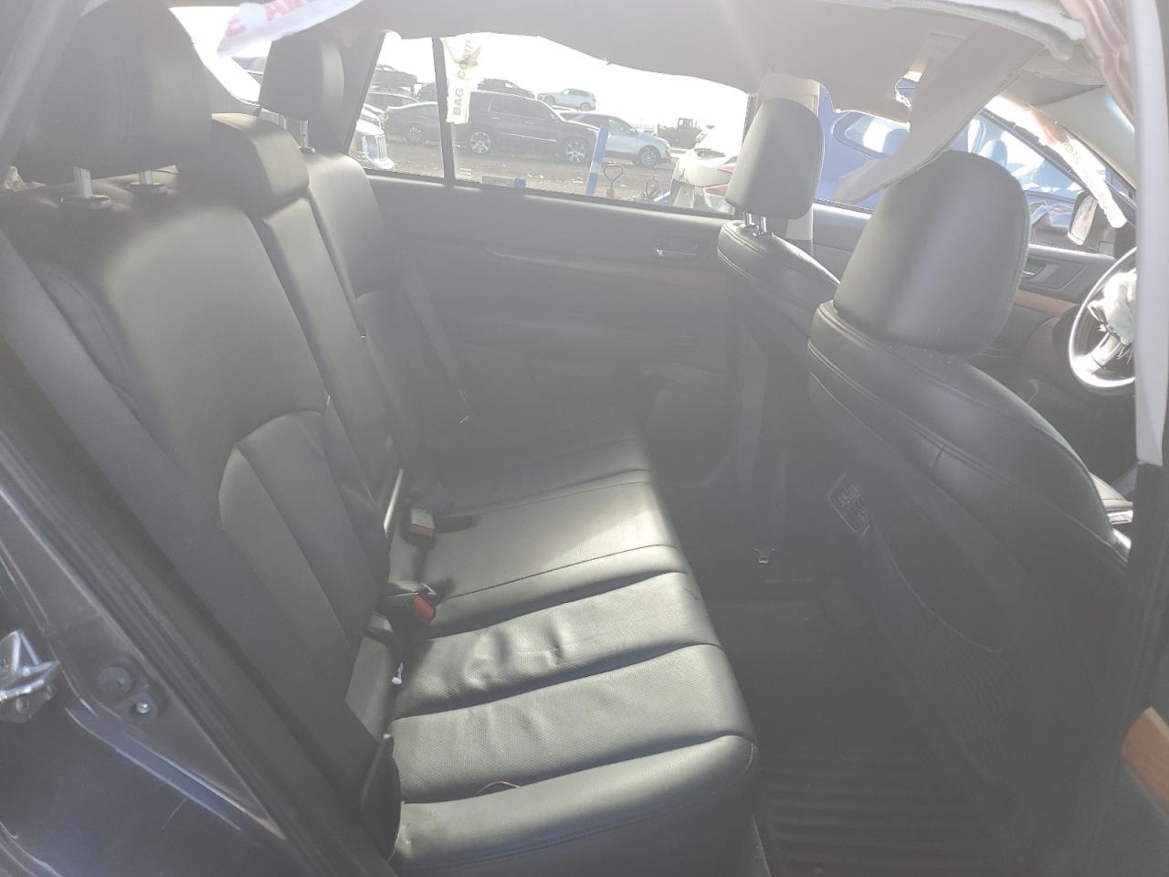 2014 Subaru Outback - Image 11