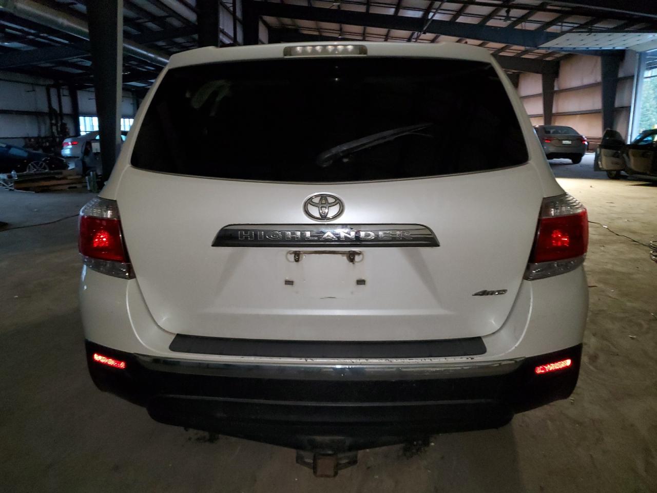 2011 Toyota Highlander Base VIN: 5TDBK3EH1BS078855 Lot: 78958374