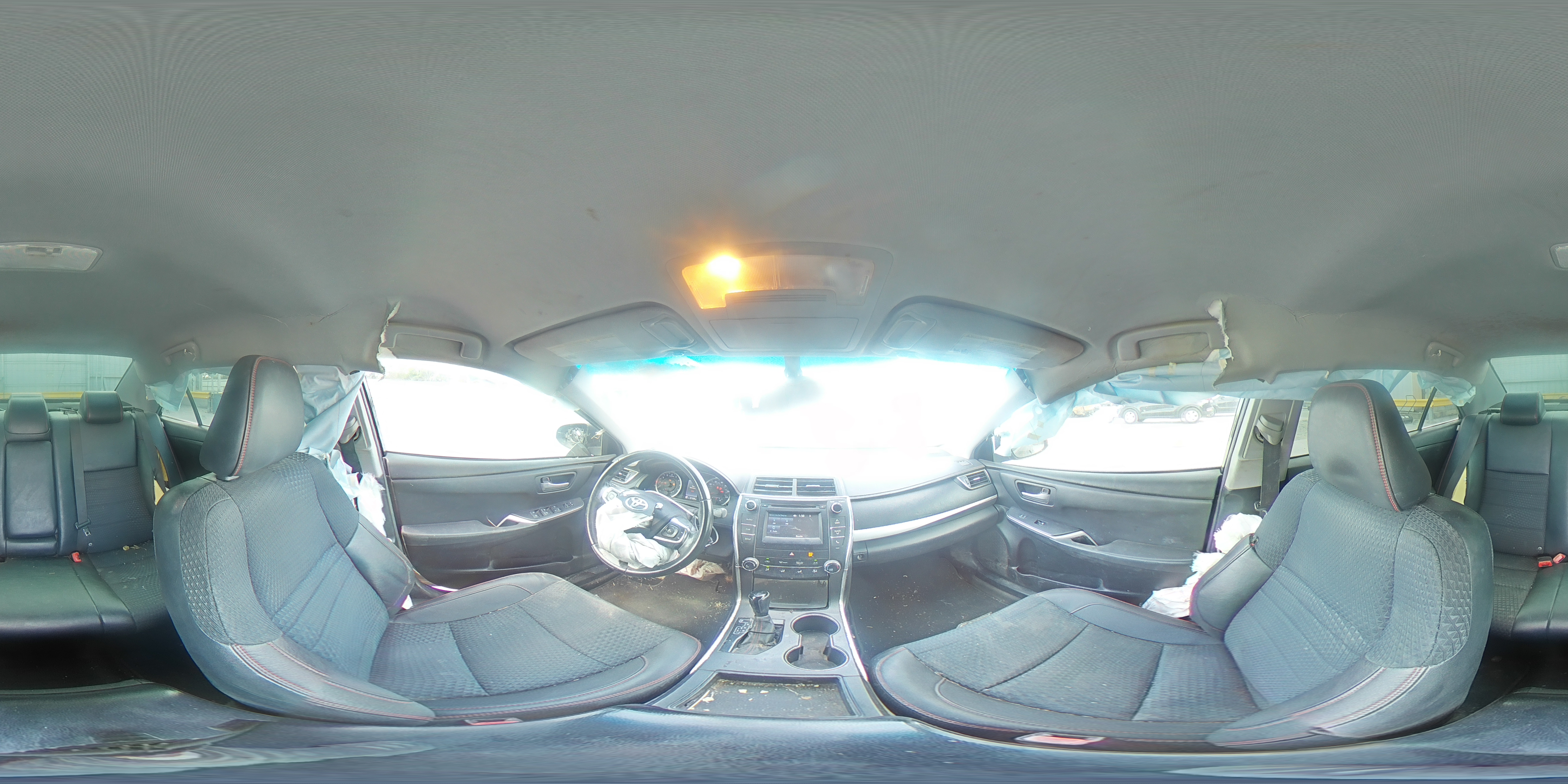 2015 Toyota Camry - Image 13