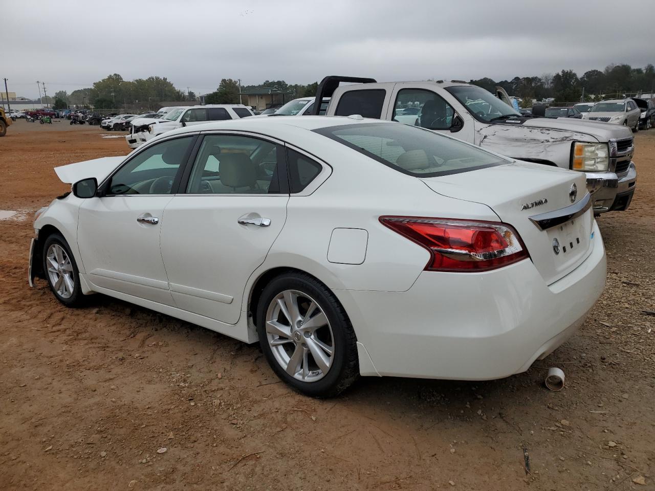 2013 Nissan Altima - Image 2
