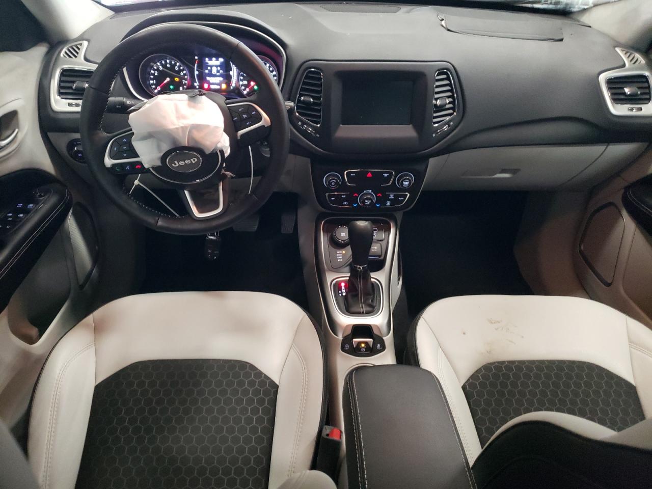 2019 Jeep Compass - Image 8