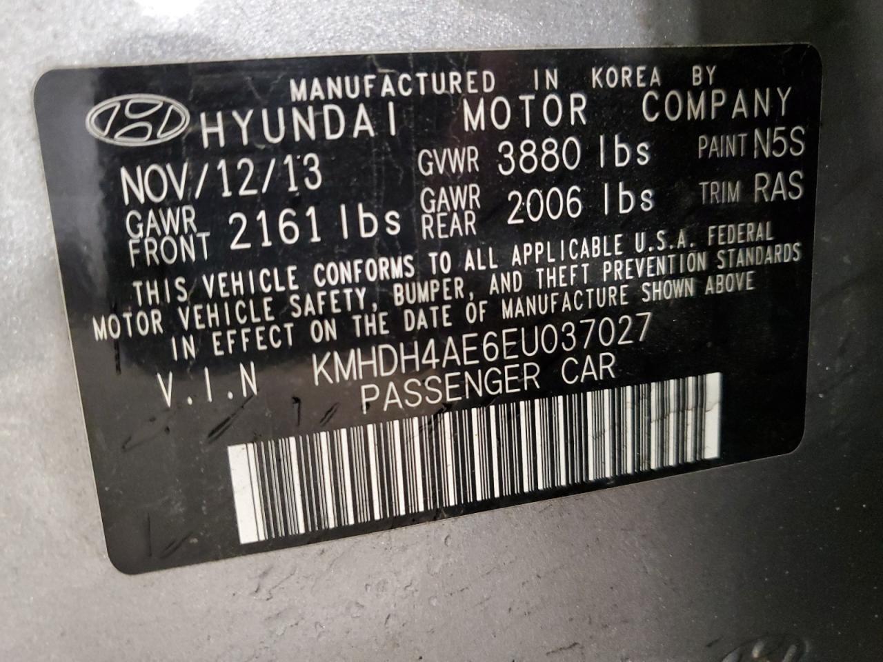 2014 Hyundai Elantra - Image 12
