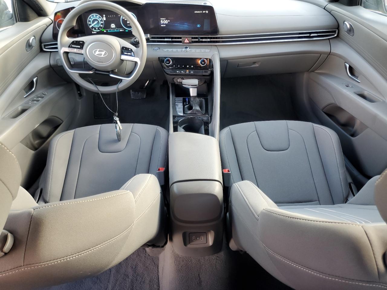 2024 Hyundai Elantra - Image 8