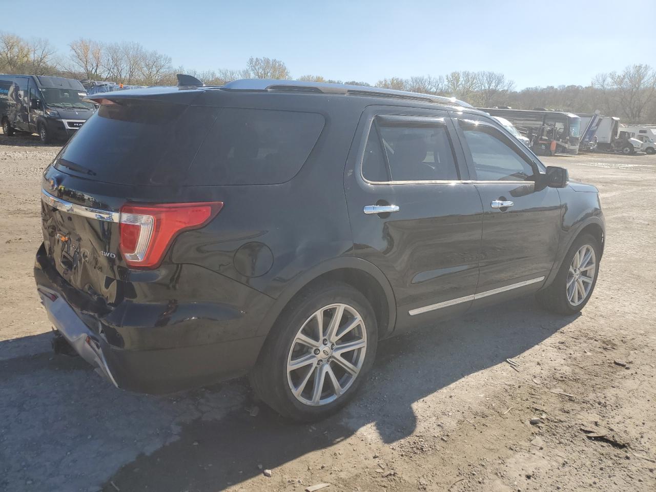 2016 Ford Explorer - Image 3