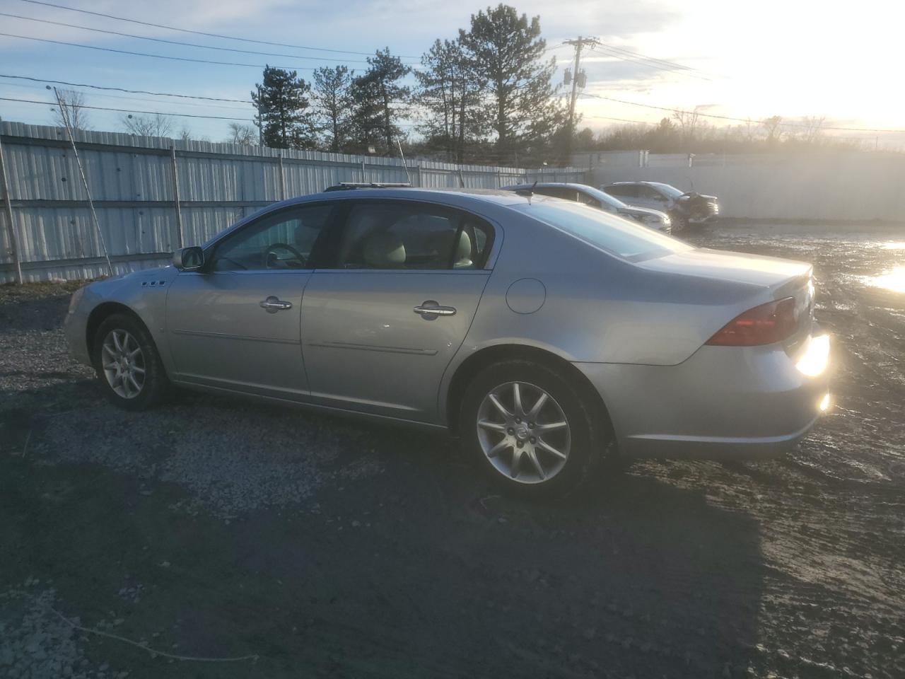 2008 Buick Lucerne - Image 2
